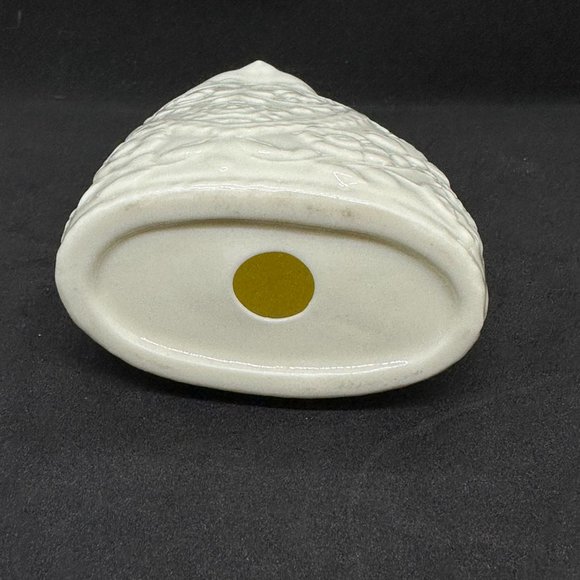 SOLD Porcelain Folk Art Floral Cat Figurine Flowers Heart Relief Embossed Gift - Picture 5 of 6